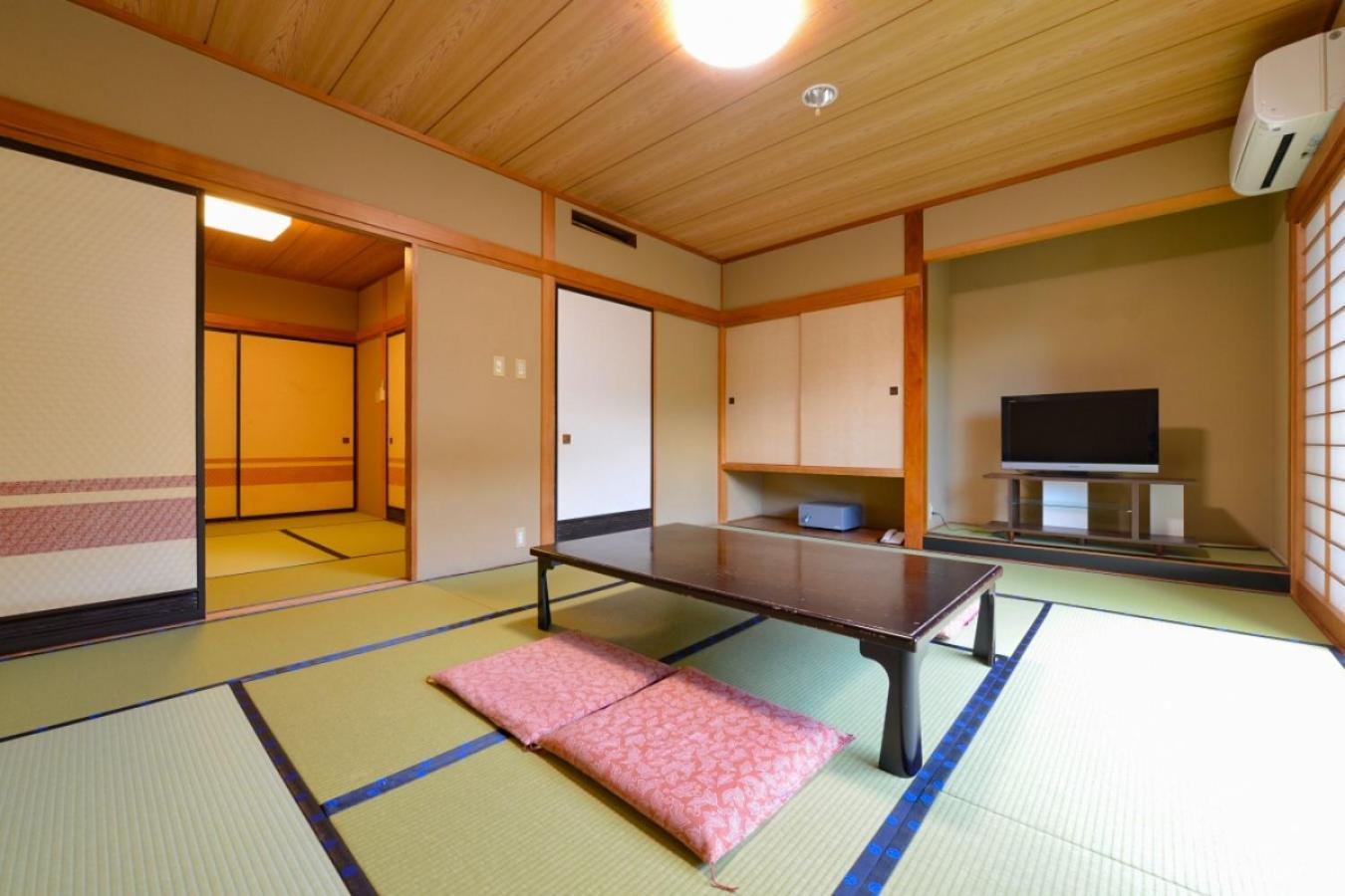 Ooedo Onsen Monogatari Shinshu Kakeyu Hotel Ueda Ruang foto